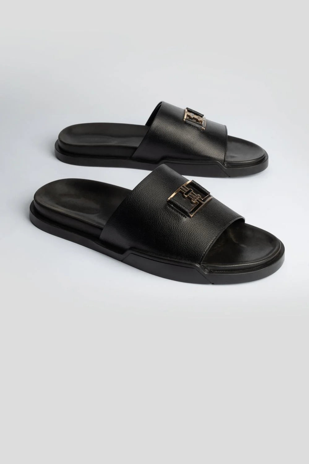 DRAVEN SLIPPER